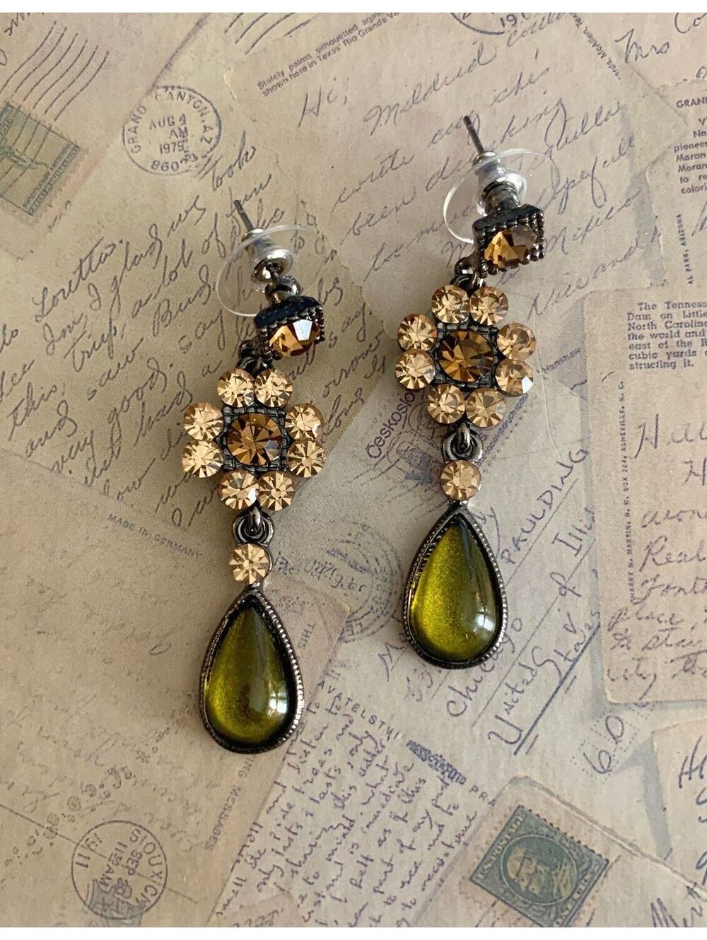 Vintage Elegant Floral Drop Earrings with Green Teardrop Gemstone